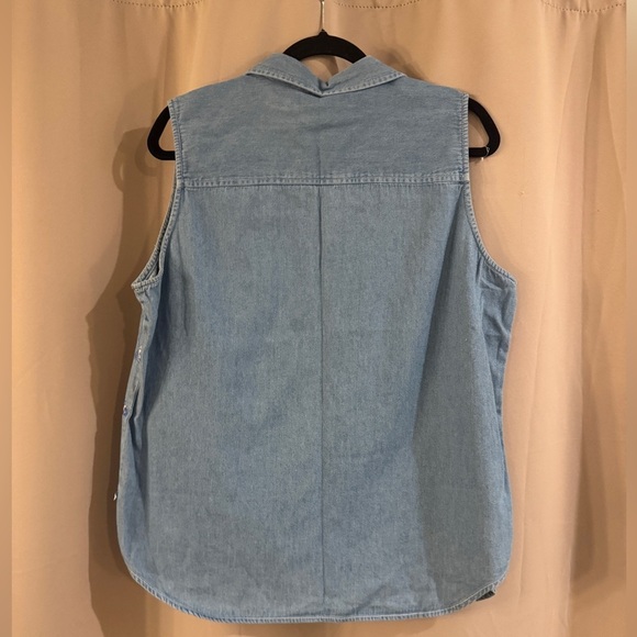 Women’s Gloria Vanderbilt Denim Button Up Top - Picture 2 of 5